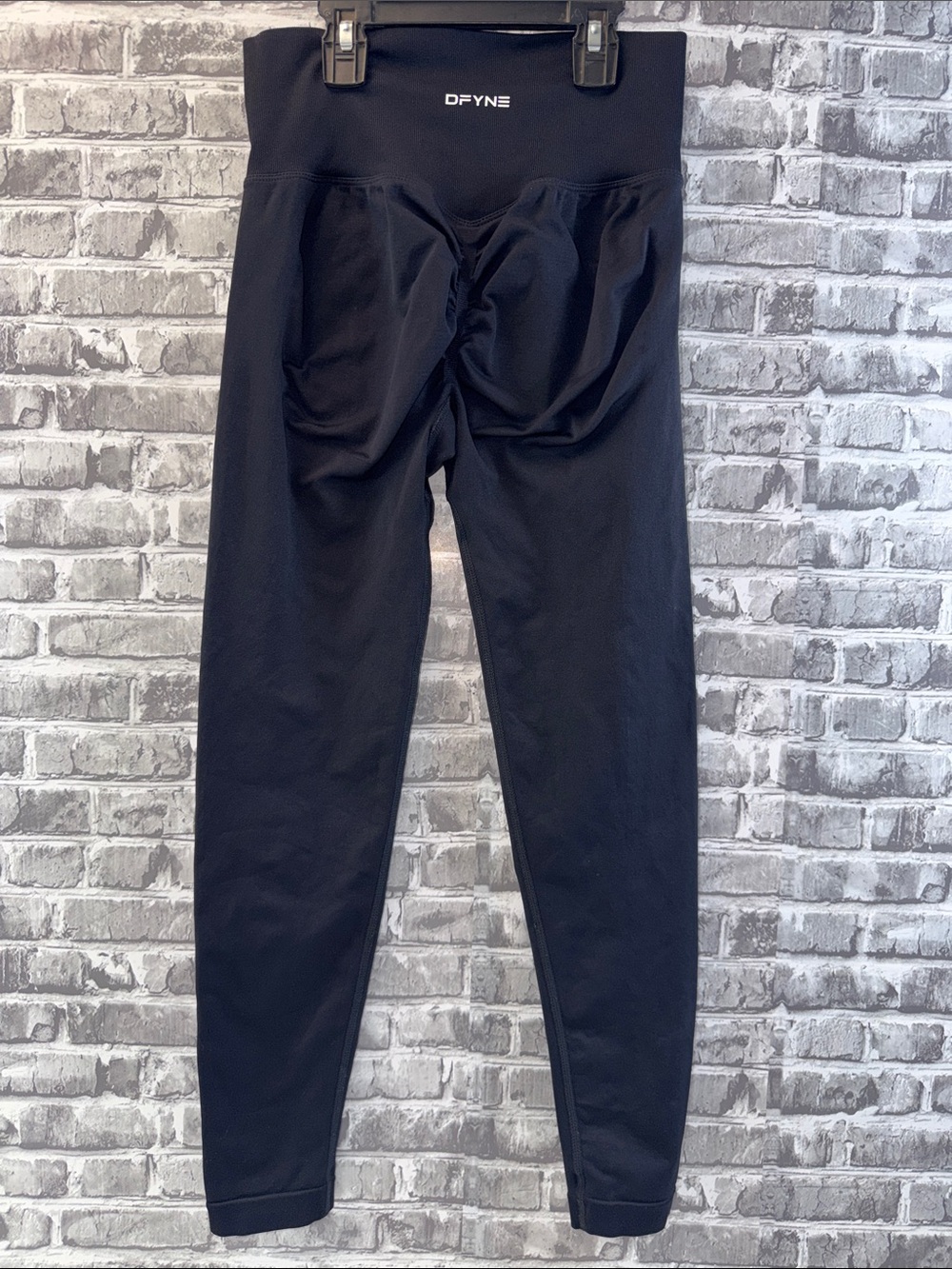 DFYNE Black High-Waist Leggings